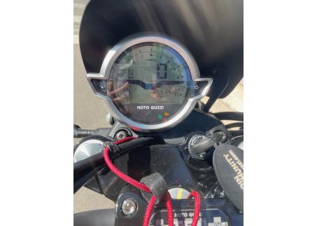 MOTO GUZZI V7 Stone Ten 
