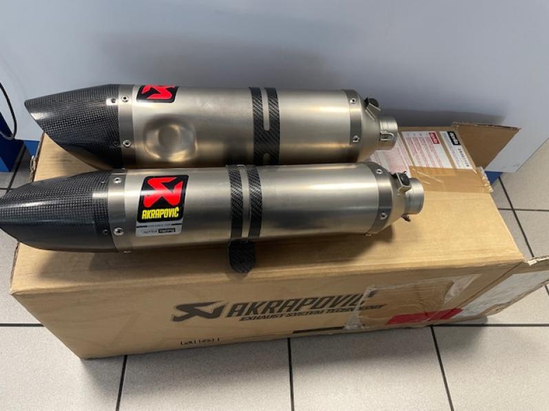 pot shiver 900 akrapovic neuf la paire 